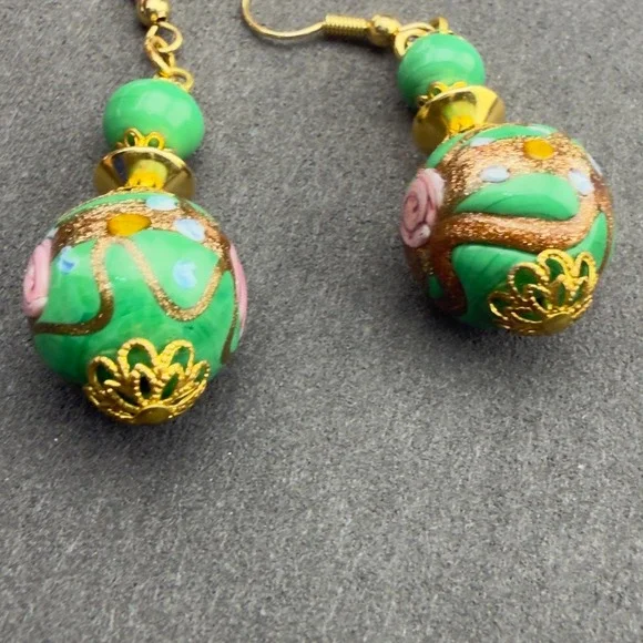 Vintage Murano Wedding Cake Green Glass Floral Drop Earrings Gold Tone Dangle - Picture 8 of 9